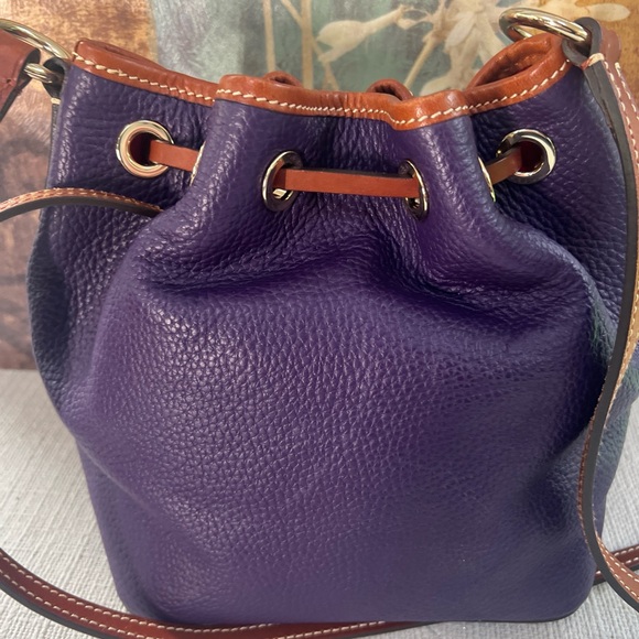 Dooney & Bourke Purple Leather Bucket Bag.NWOT! - Picture 5 of 12
